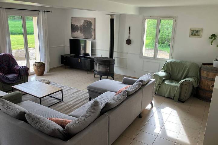 Location de vacances pour 8 personnes, avec jardin dans Guainville