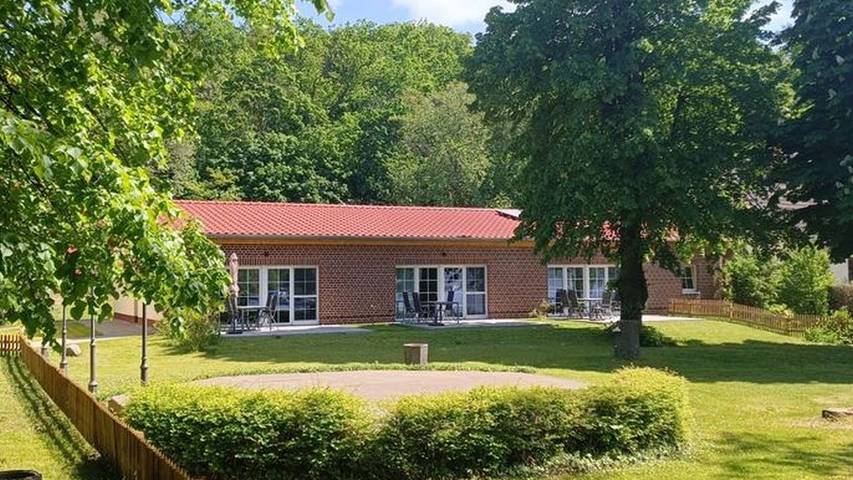 Ferienwohnung für 4 Personen, mit Garten und Seeblick, kinderfreundlich in Geltow