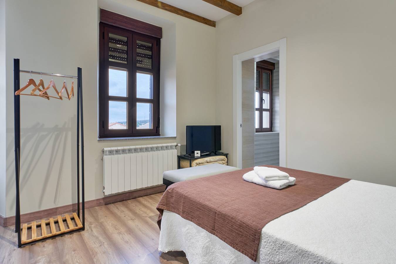 Estudio entero, Habitación 'Habitacion 5' con piscina compartida, terraza compartida y Wi-Fi in Ferreras de Abajo, Provincia de Zamora