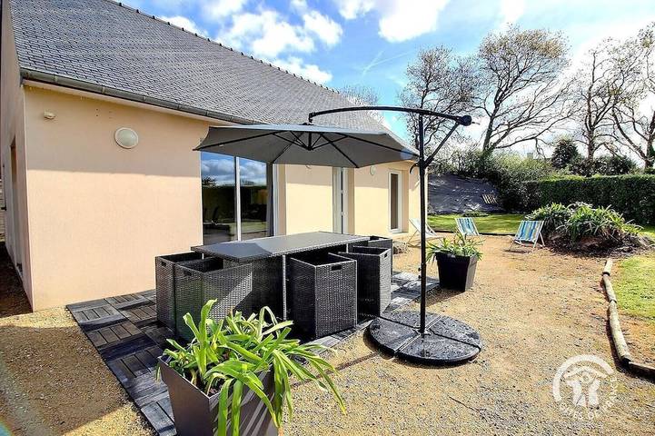 Gîte pour 6 personnes, avec jardin et terrasse à Lannion