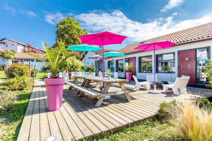 Auberge pour 5 personnes, avec piscine ainsi que terrasse et jardin