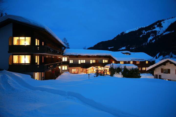 Hotel für 6 Personen, mit Balkon und Terrasse sowie Garten und Sauna in Vorarlberg