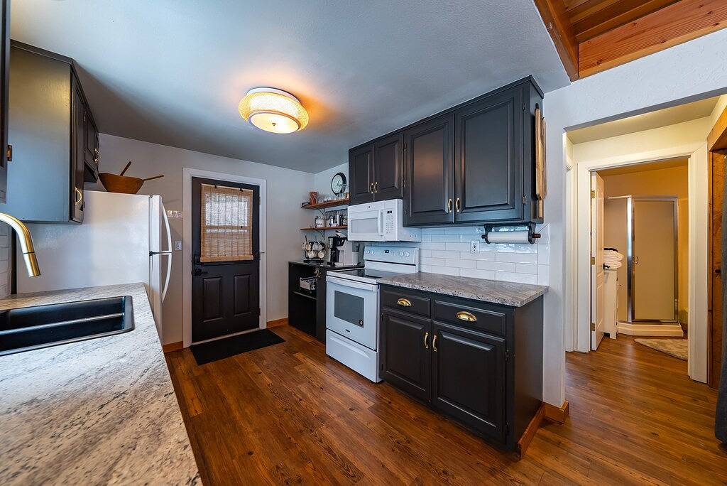 Gemütliche, saubere Kabine in der Nähe von Shaver Lake - erstklassige Lage! in Shaver Lake, Kings Canyon Nationalpark