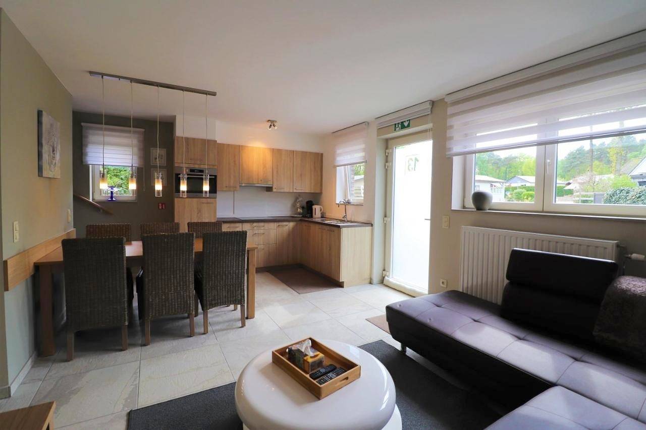 Stefjes Holiday Home in Lanklaar, Dilsen-Stokkem