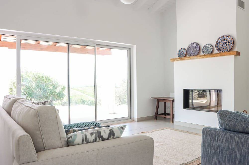 Luxurious Newly Rebuilt House With Infinity Pool and Stunning Views, foto 14