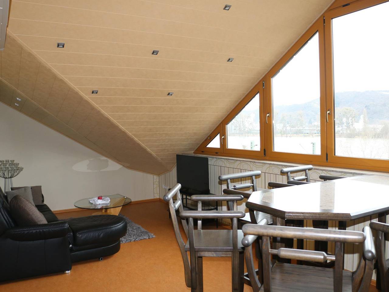 Ganze Ferienwohnung, Ferienwohnung Rhens am Rhein - Ferienwohnung mit Rheinblick in Rhens, Landkreis Mayen-Koblenz
