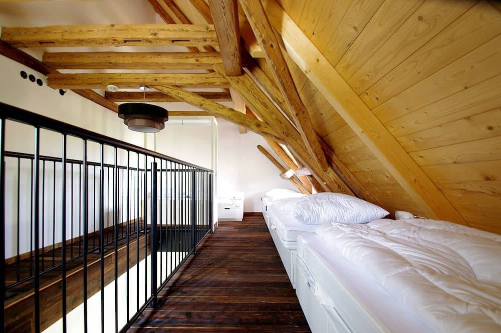 Ganze Wohnung, Schöne Ferienwohnung für sechs Personen in ruhiger Lage. in Mainleus, Oberes Maintal - Coburger Land