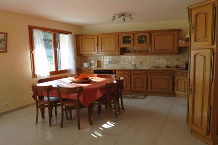 Gîte pour 6 personnes, avec Jacuzzi et Terrasse ainsi que Jardin et Sauna