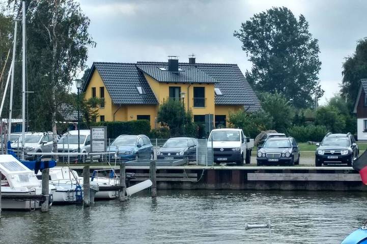 Ferienhaus für 6 Personen, mit Terrasse und Garten sowie Sauna in Neuendorf (Bei Saal)