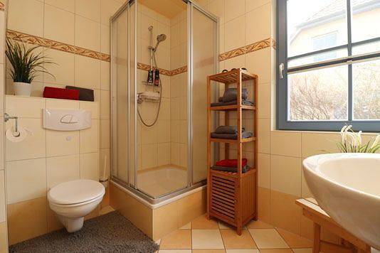 Ganze Wohnung, Ferienwohnung mit Terrasse direkt hinter dem Deich in Ostseebad Wustrow, Wustrow