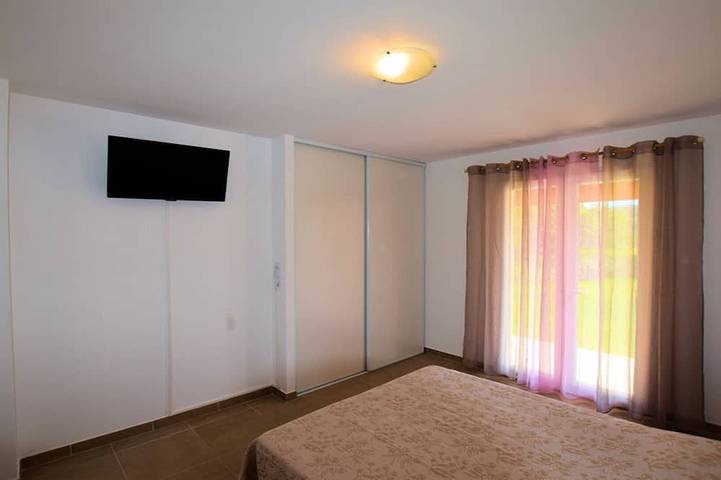 Location de vacances pour 6 personnes, avec jardin à Cadenet - 3