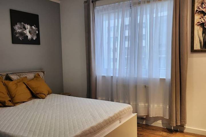 Entire apartment, Korczaka Prokocim. Big terrace, gated, carpark, air-con, playground, elevator. in Cracow, Lesser Poland