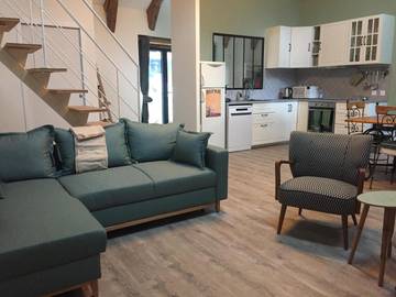 Gîte pour 2 personnes, avec jardin et vue, animaux acceptés à Saint-Julien-Chapteuil