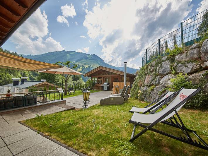 Ferienhaus für 13 Personen, mit Balkon und Garten in Viehhofen