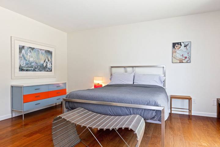 Vacation rental for 8 people, with hot tub and balcony as well as yard in San Luis Obispo County