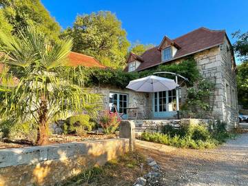 Gîte pour 4 personnes, avec vue et jardin, animaux acceptés à Sauliac-sur-Célé
