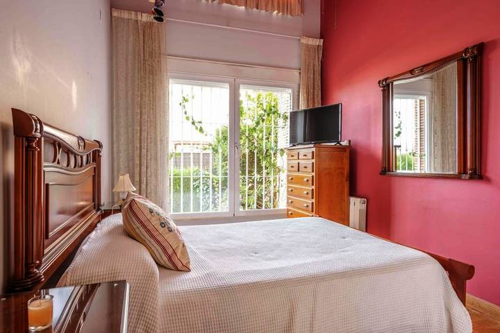 Casa rural para 11 personas, con jardín, Se admiten mascotas en La Zubia - 2