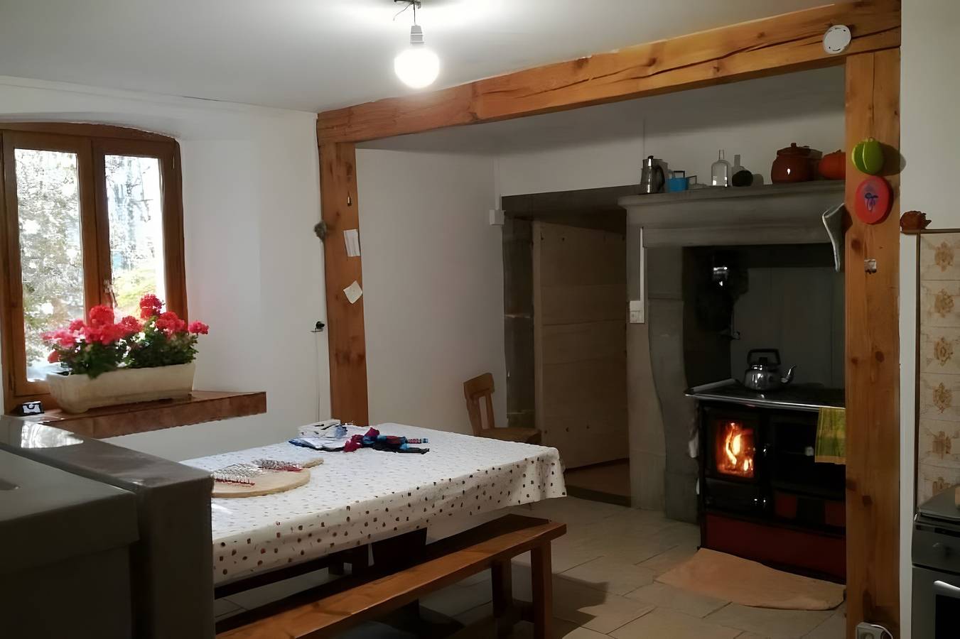 Holiday Home “Ancienne Petite Ferme”: Mountain View, Shared Terrace, Wi-Fi in Mouthe-Lac et Mont d’Or, Parc naturel régional du Haut-Jura