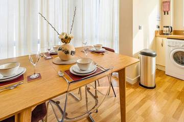 Apartment for 6 People in Basingstoke, Hampshire, Photo 4