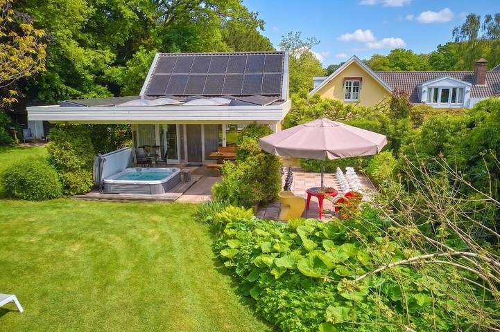 Ferienhaus für 2 Personen, mit Garten und Whirlpool - 1