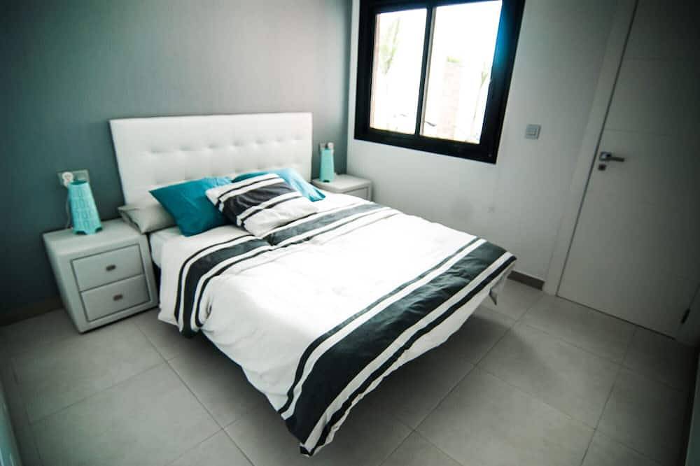 Villa de luxe pour 6 personnes avec piscine, toit ouvrant près de la plage et des terrains de golf in San Pedro del Pinatar, Costa Cálida