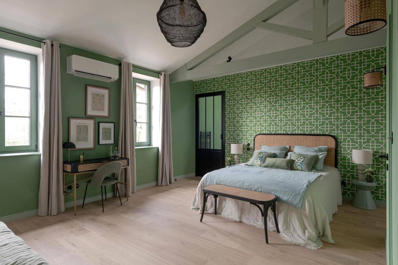 Deluxe Double Room with Extra Bed in Chasselay, Lyon et ses environs