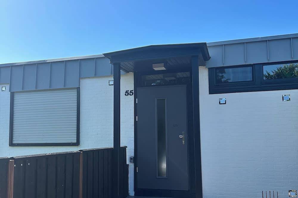 Tolle Lage! Strand, Deich und ein wunderschöner kleiner Ort fußläufig in Lemmer, Ijsselmeer