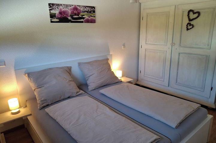Ganze Wohnung, FeWo Bodensee-Suedwind Maisonette mit Südbalkon & Alpensicht Nähe Stockach in Eigeltingen, Hegau