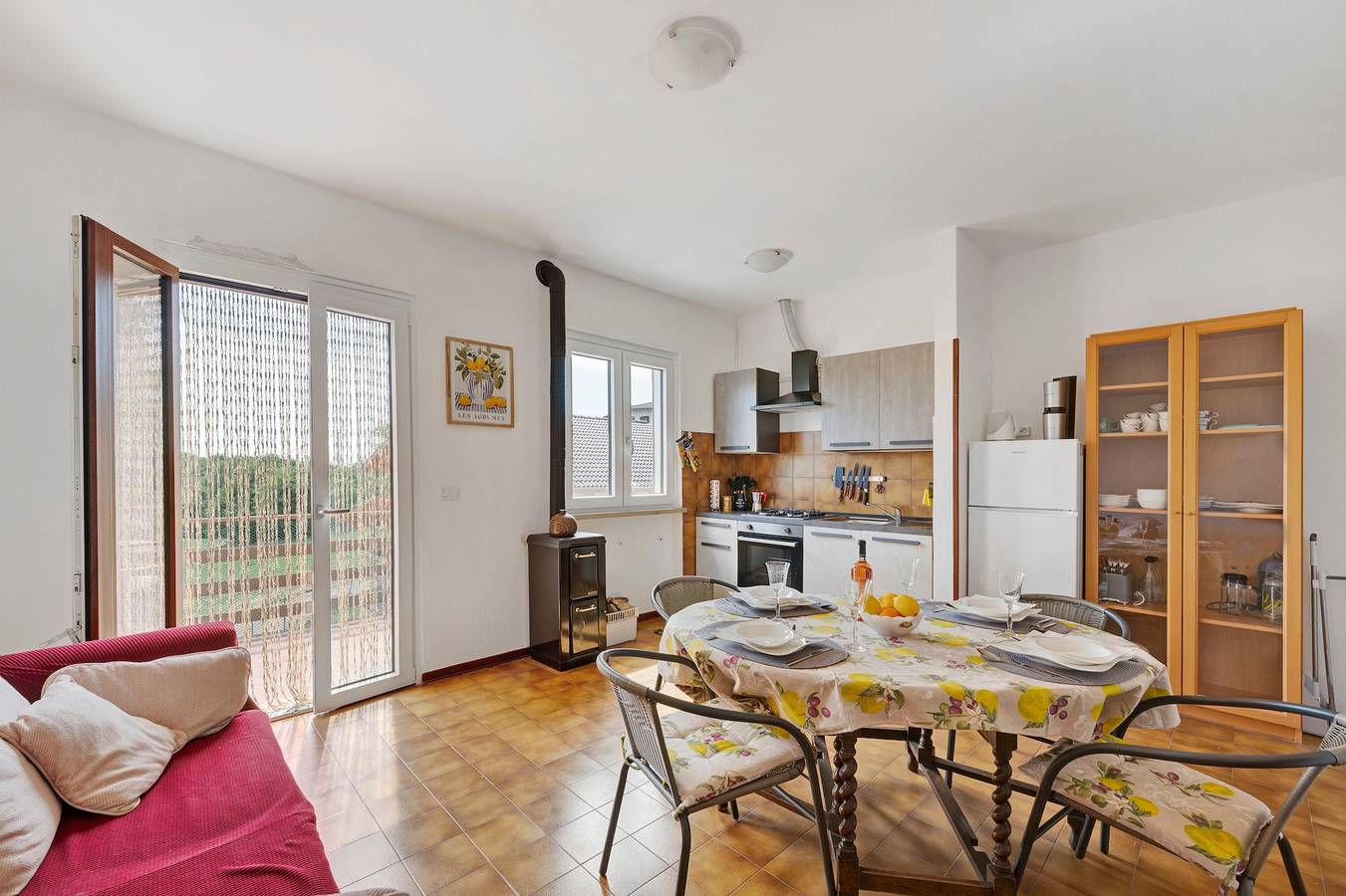Ganze Wohnung, Apartment „Limone“ mit Bergblick, Gemeinschaftsgarten und Wlan in Brenzone, Gardasee-Berge