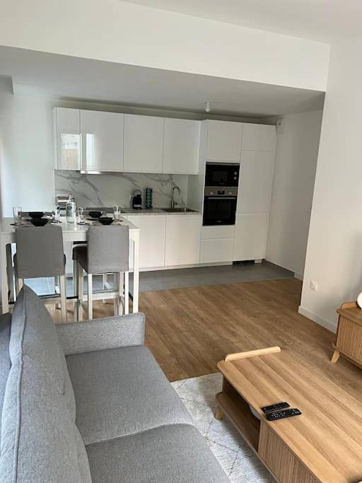 Gîte pour 6 personnes, avec jardin et terrasse dans La Plaine Saint-Denis - 4