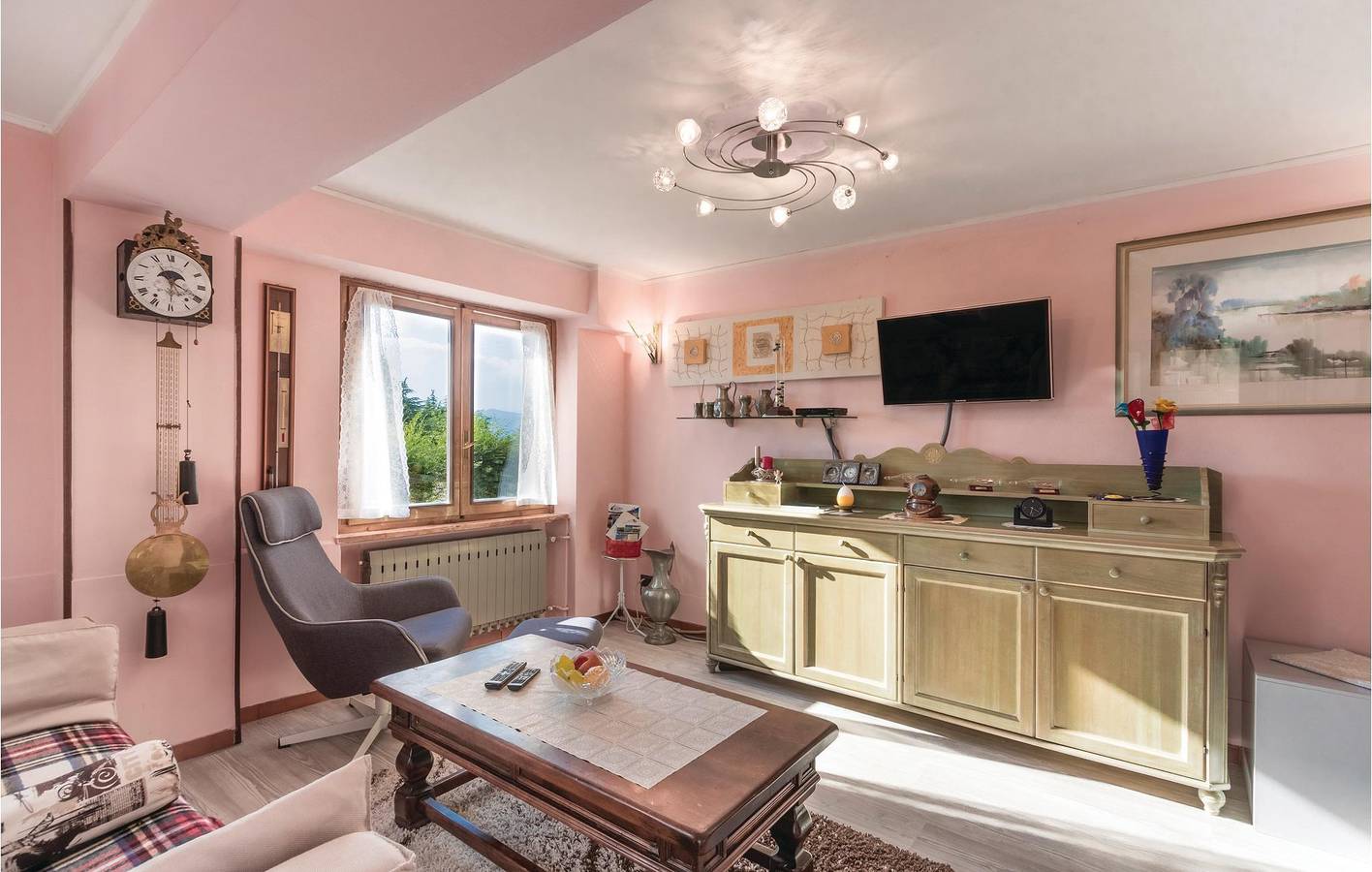 Ganze Ferienwohnung, Luxuriöse Gardasee-Wohnung: Parkplatz, Terrasse, und Internet! in San Zeno di Montagna, Gardasee-Berge