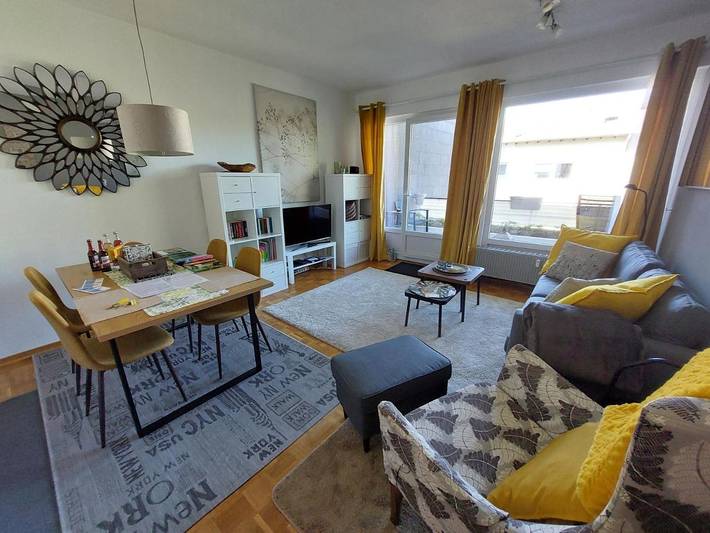 Ferienwohnung für 2 Personen, mit Balkon und Terrasse sowie Pool und Sauna