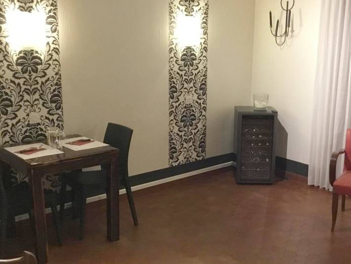 Hôtel pour 5 personnes, avec terrasse et vue à Uzer - 2