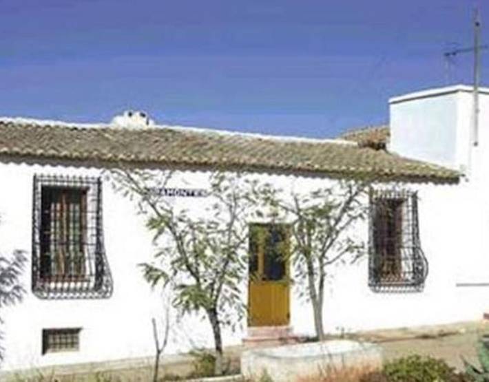 Country House 'Miramontes' with Mountain View, Private Terrace and Air Conditioning in Villena, Alicante Inland