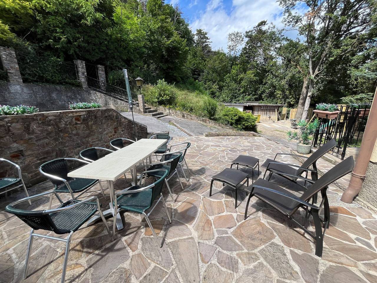 Ganze Ferienwohnung, Almschlössl - Apartment Terrassenblick in Baden bei Wien, Wienerwald