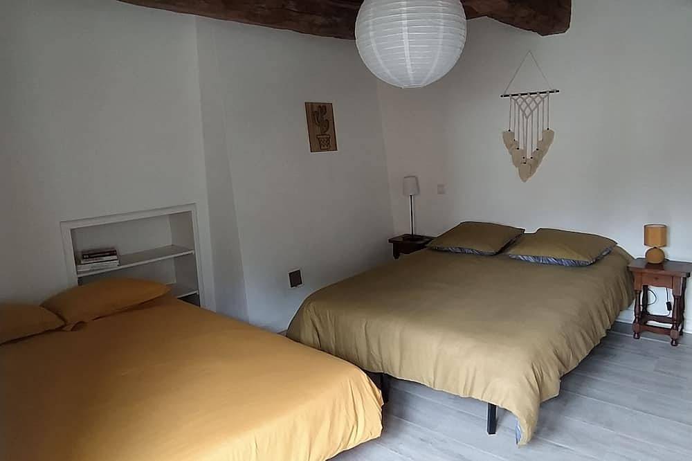 Maison de Campagne au Pied D'un Bois in Broons, Región de Dinan