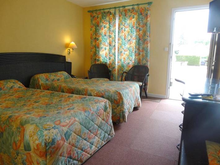 Hôtel pour 2 personnes, avec jardin et terrasse ainsi que piscine et sauna à Le Veurdre - 2