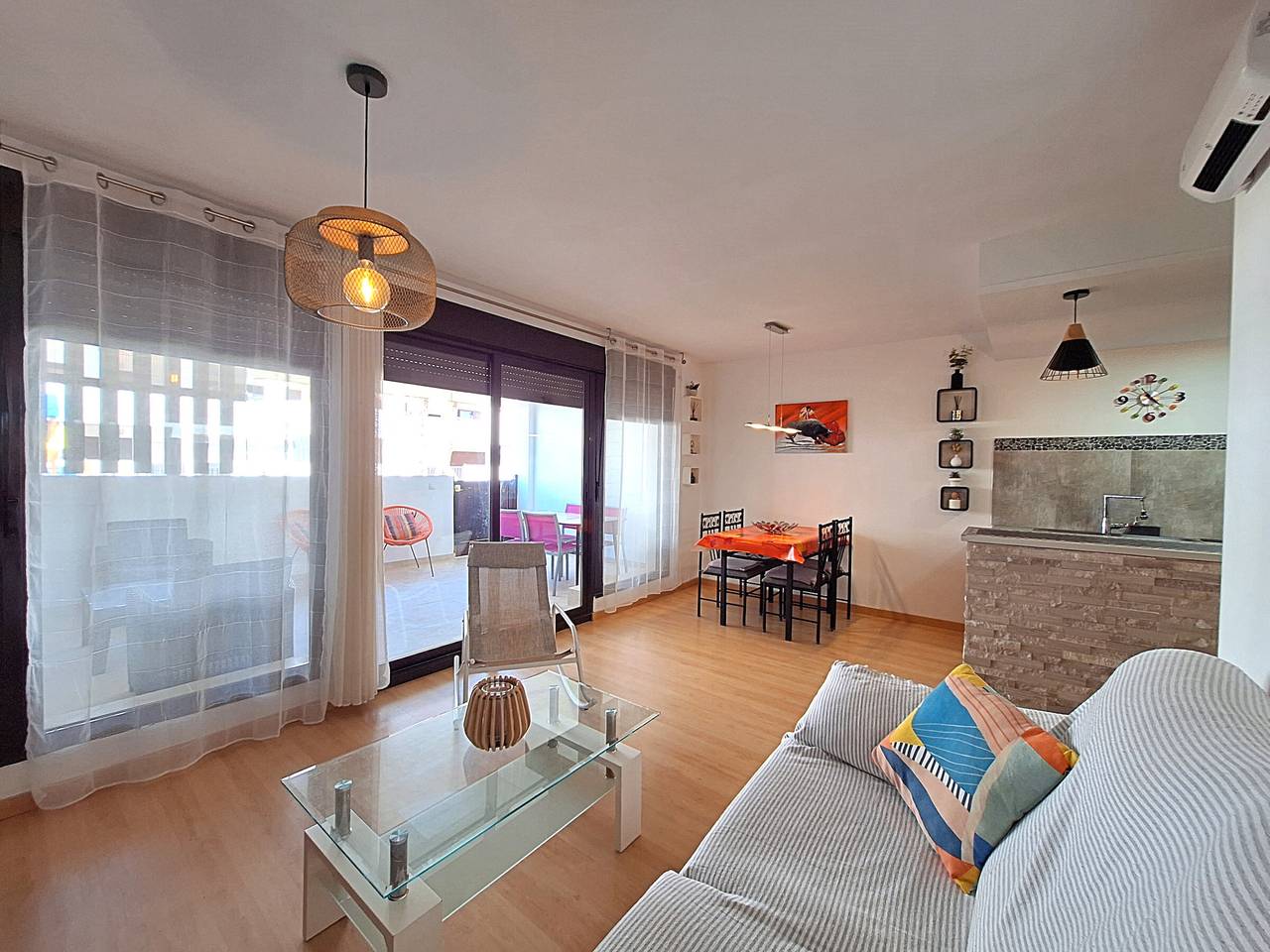 Apartamento entero, Apartamento con piscina, Wifi y parking cerca de la playa en Playas de Vera in Playas de Vera, Vera