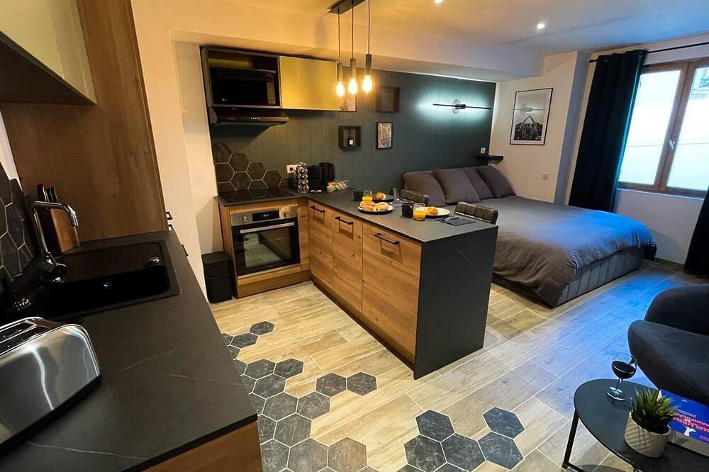 Apartamento entero, Your cosy studio in the heart of Manosque in Manosque, Parque natural regional del Luberon