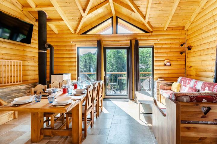 Gîte pour 11 personnes, avec jardin, adapté aux familles dans Les Trois Vallées - 3