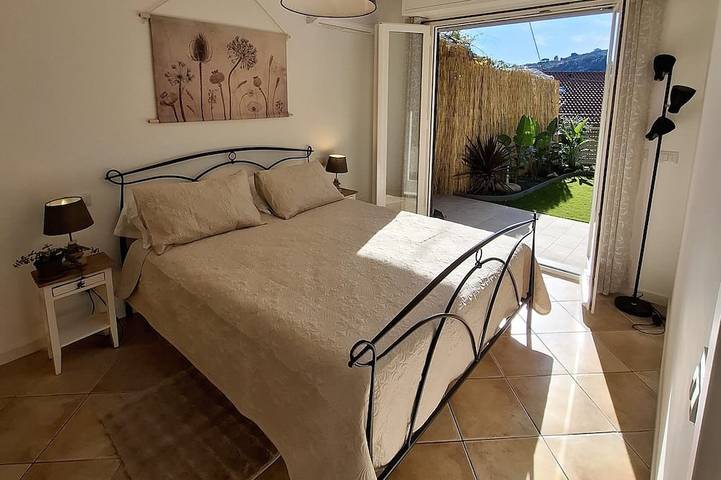 Appartement entier, Nouvel appartement 1 chambre avec piscine résidentielle, jardin privé et parking exclusif in Bordighera, Riviera di Ponente
