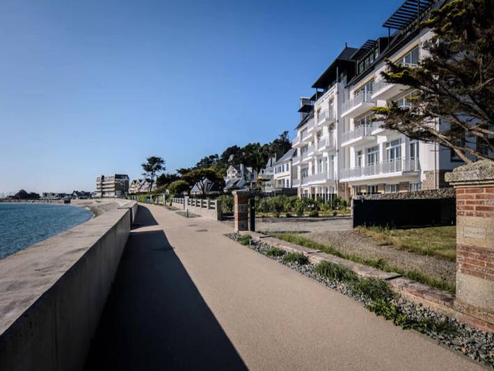 Location de vacances pour 4 personnes, avec piscine et jardin, adapté aux familles dans Plage Tresmeur - 2