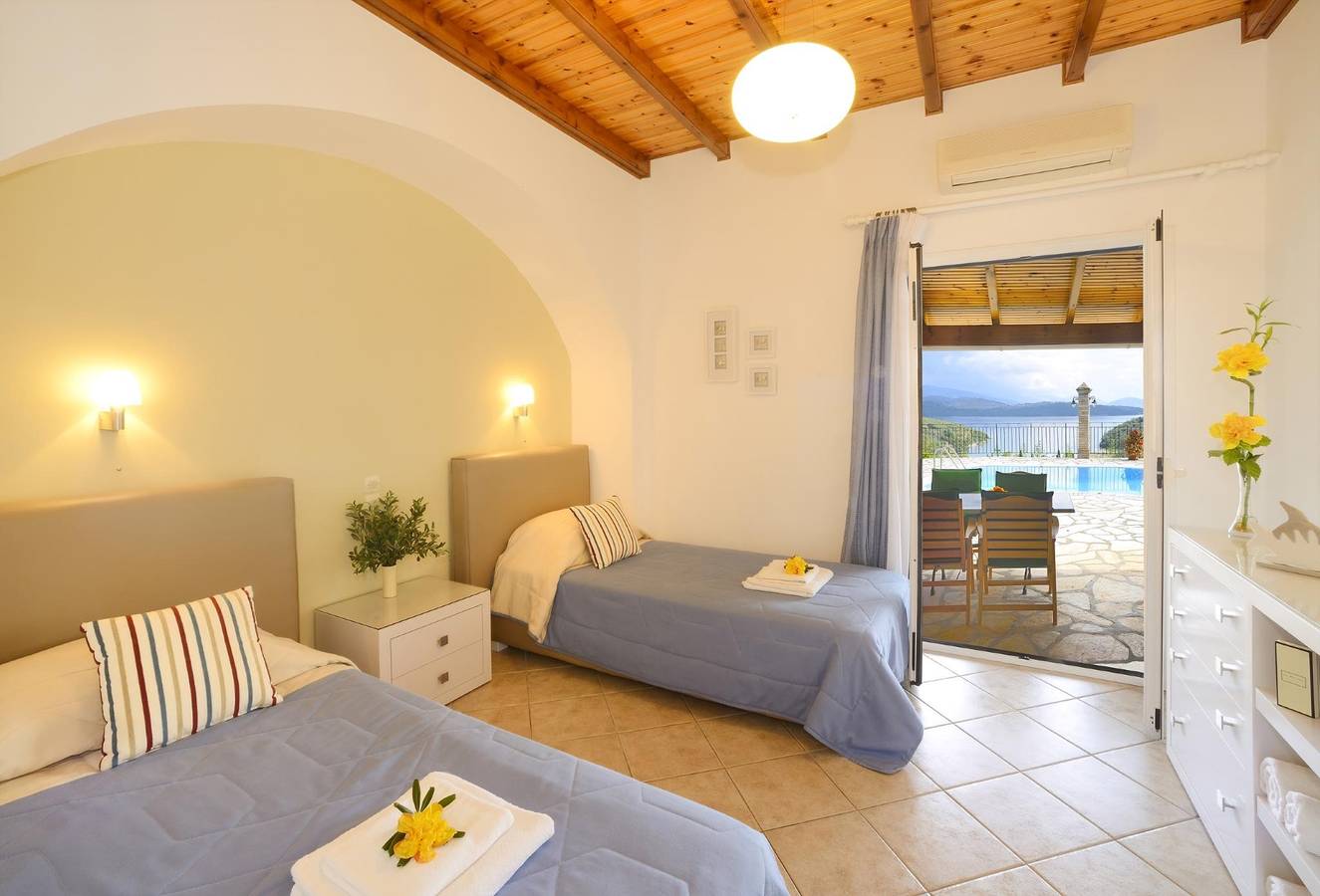 Spacious Villa with Stunning Sea Views near Agios Stephanos in Agios Stefanos (Corfu), Corfu