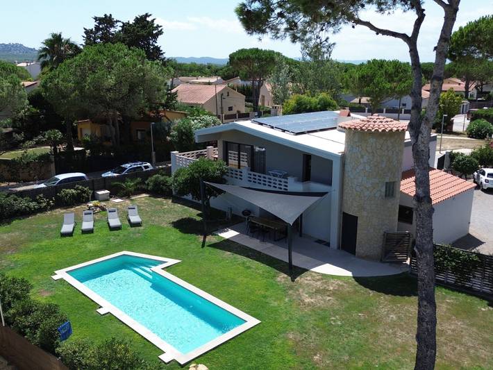 Villa für 6 Personen, mit Garten und Terrasse