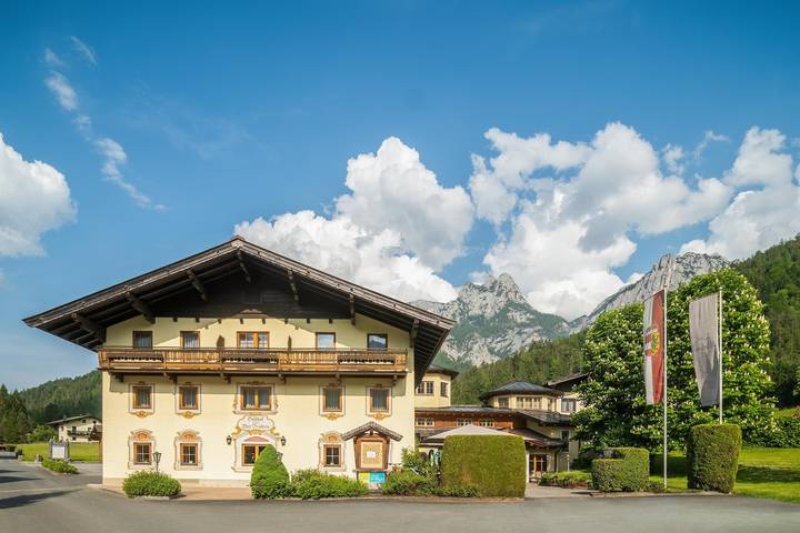 Hotel für 2 Personen, mit Terrasse und Whirlpool sowie Garten und Sauna in Unken