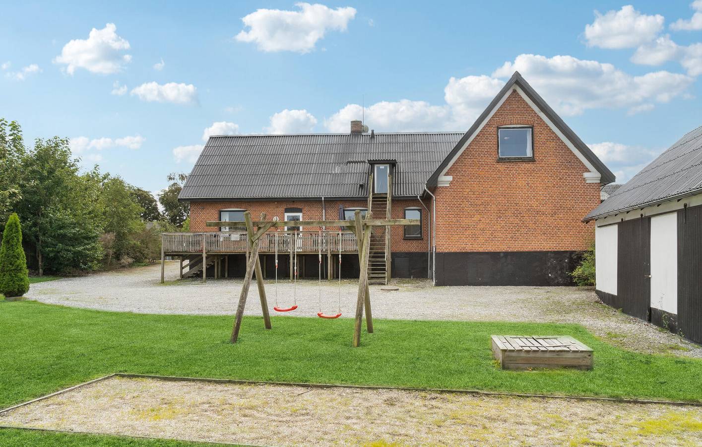 Ferienhaus für 16 Personen mit Terrasse in Djursland