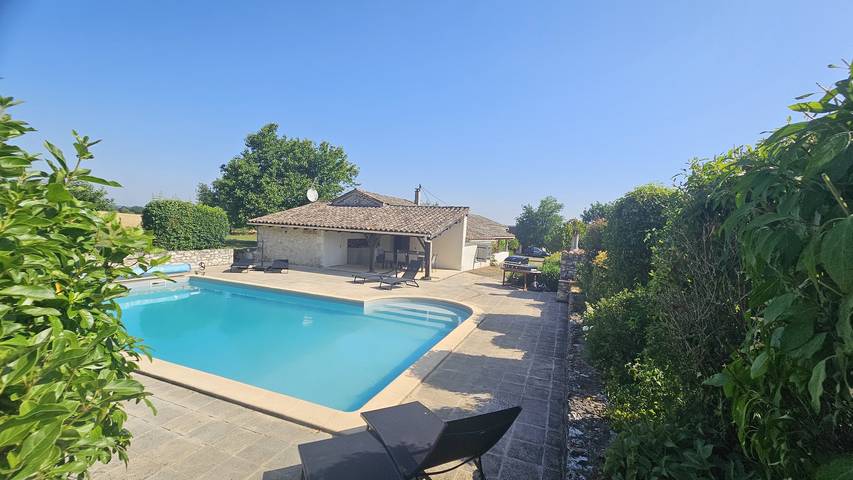 Location de vacances pour 8 personnes, avec terrasse et jardin à Monflanquin - 2