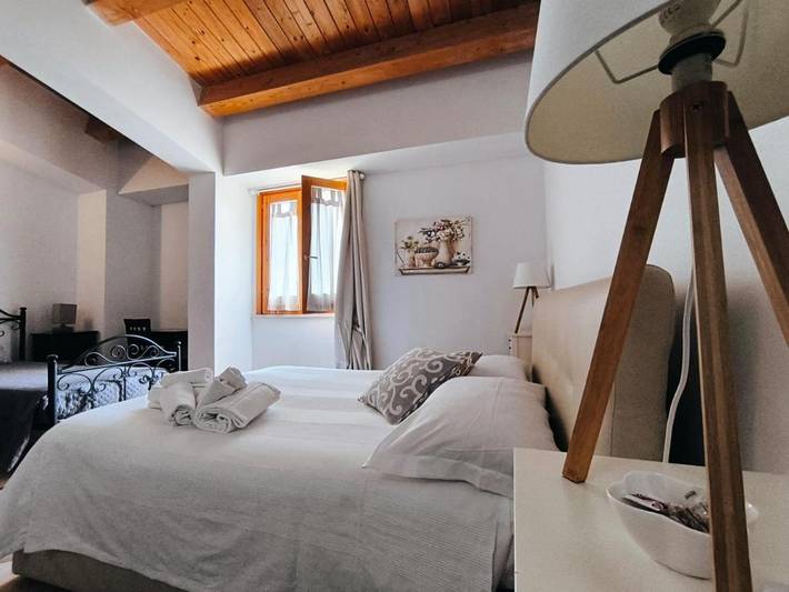 Chambre d’hôte pour 2 personnes, avec balcon et vue, animaux acceptés