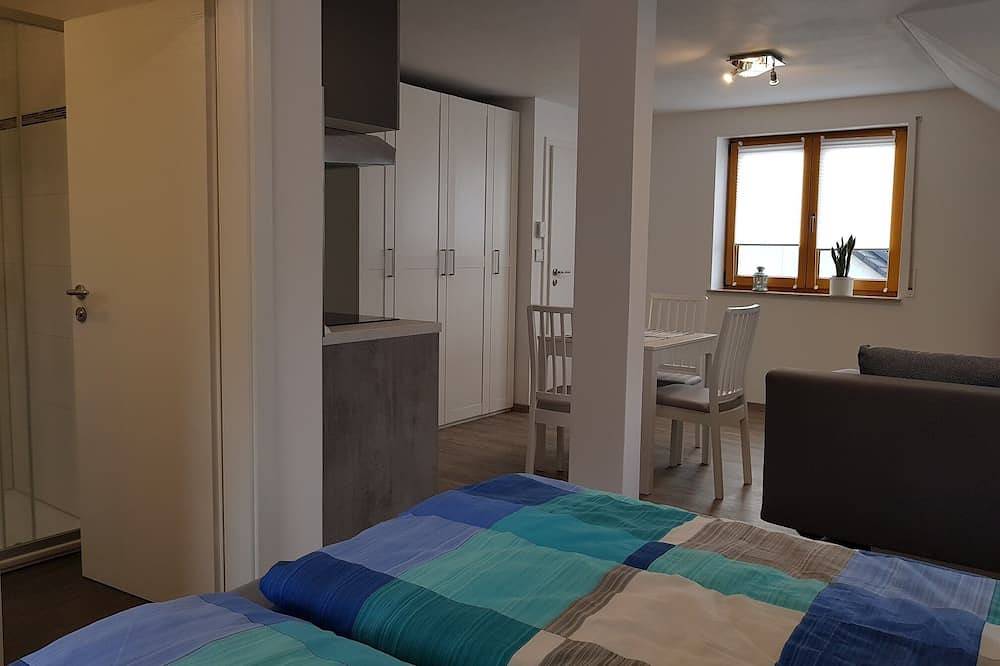 Ganze Wohnung, Moderne Ferienwohnung mit guter Verkehrsanbindung nahe Messe in Nürnberg, Frankenalb