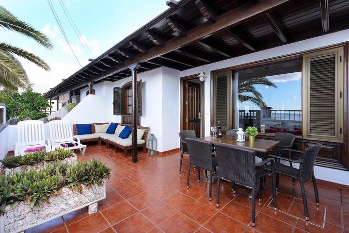 Schönes Ferienhaus "Salitre" nahe dem Strand mit Wlan, Balkon & Terrasse in Playa Honda, San Bartolomé